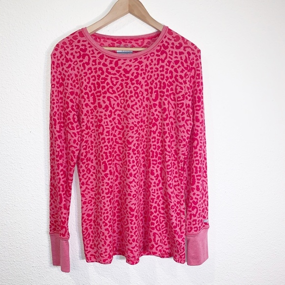 COLUMBIA Tops - COLUMBIA ANIMAL PRINT THERMAL SHIRT XL